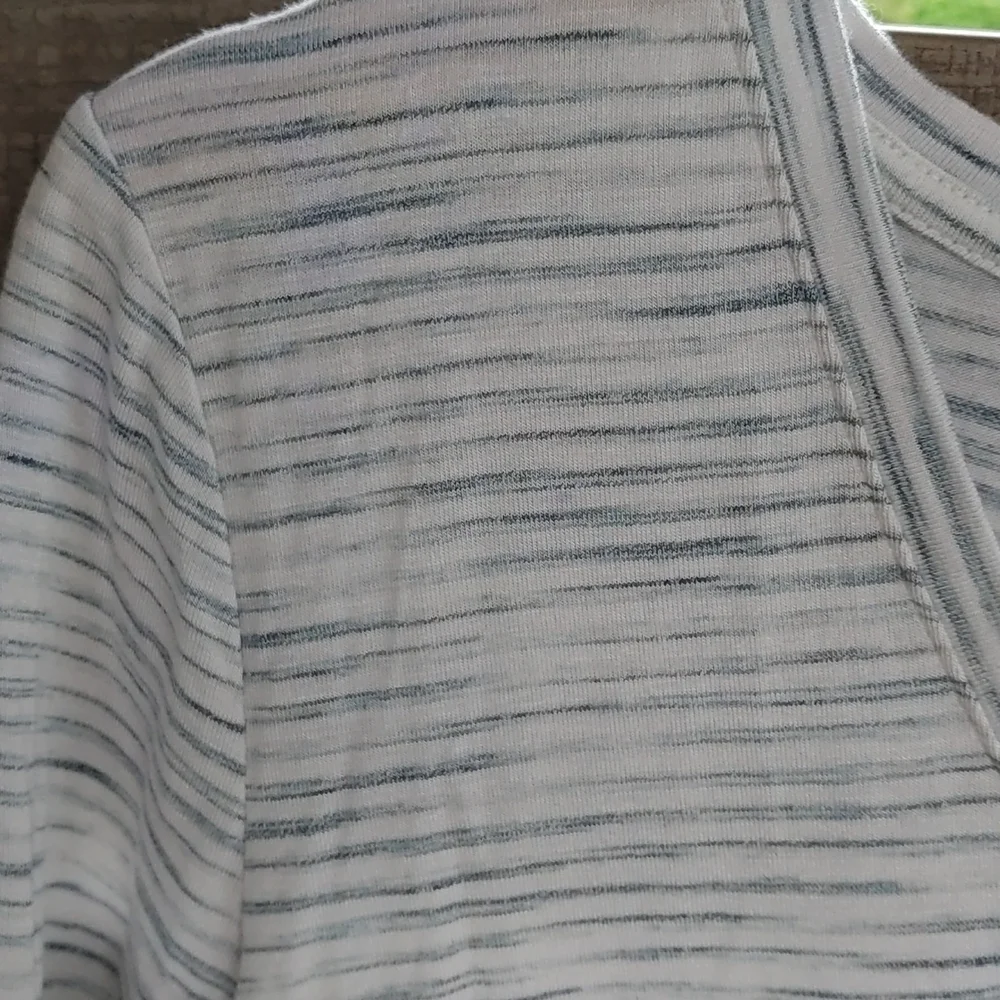 Set‎ of 2 Old Navy tee-shirt Size Medium - Picture 7 of 10